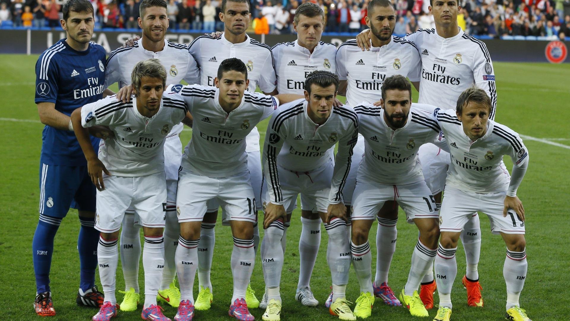 搏击擂台首次尝试女子双人对抗表演，女子搏击节目