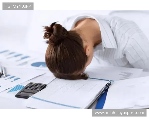 1000元套餐成新生入学“刚需”，家长感叹经济压力大