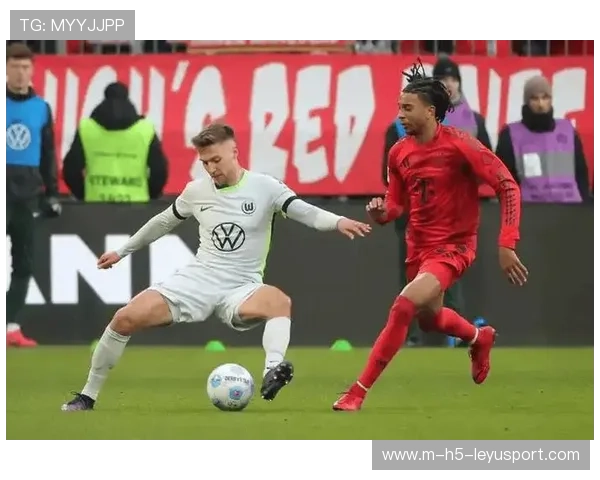 拜仁传控优势明显,牢牢控制比赛,拜仁传奇阵容 拜仁传控优势明显,牢牢控制比赛,拜仁传奇阵容