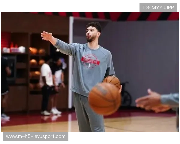 阿尔佩伦·申京末节关键前场篮板，锁定火箭胜局